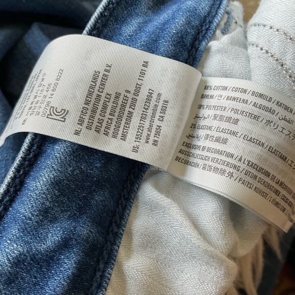 Abercrombie & Fitch Harper Low Rise Ankle Distressed Raw Hem Jeans - Picture 5 of 7